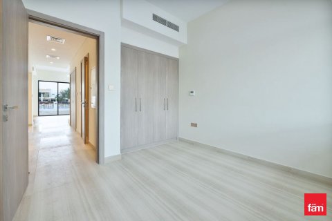 Снять в аренду таунхаус в Дубае: 4 спальни, 180м², № 96396 - фото 2