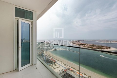 Снять в аренду квартиру в EMAAR Beachfront, Dubai Harbour, Дубай: 1 спальня, 74.32м², № 129316 - фото 8