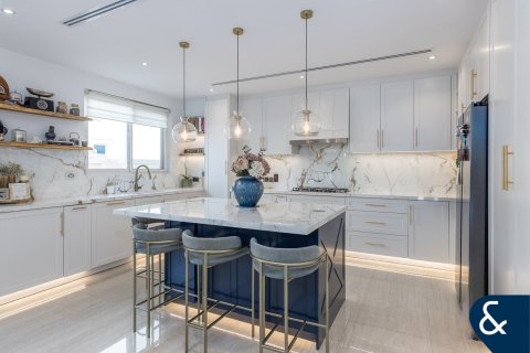 Villa à Victory Heights, Dubai Sports City, Dubai, 5 chambres, 402 m², № 75977 - photo 2