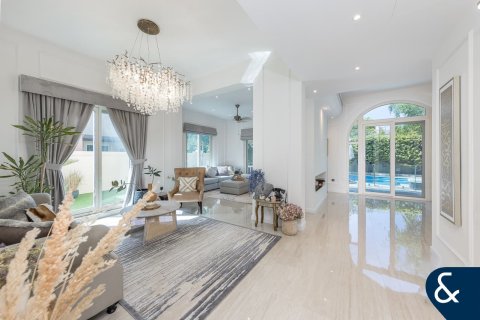 Villa à Victory Heights, Dubai Sports City, Dubai, 5 chambres, 402 m², № 75977 - photo 3