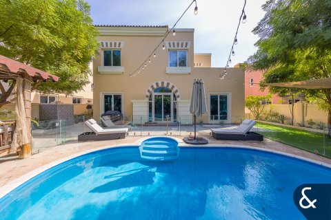 Villa à Victory Heights, Dubai Sports City, Dubai, 5 chambres, 402 m², № 75977 - photo 1