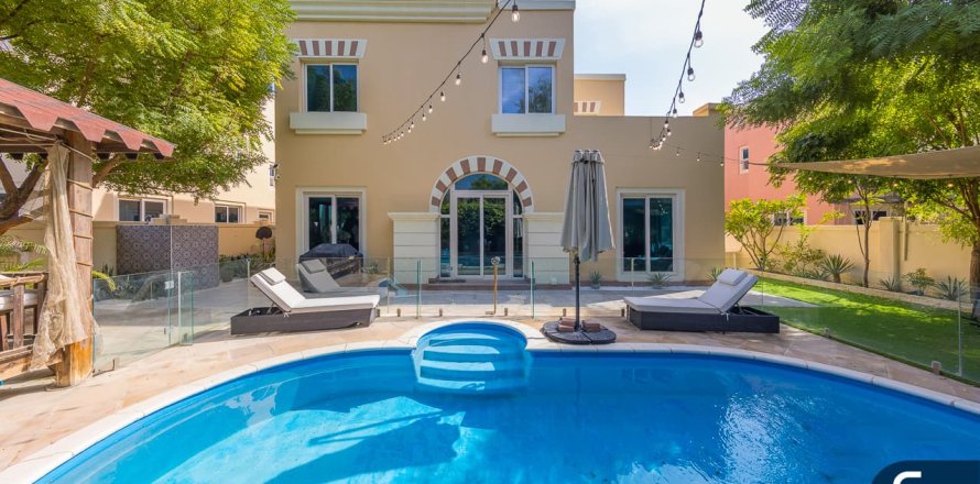 Villa à Victory Heights, Dubai Sports City, Dubai, 5 chambres, 402 m², № 75977