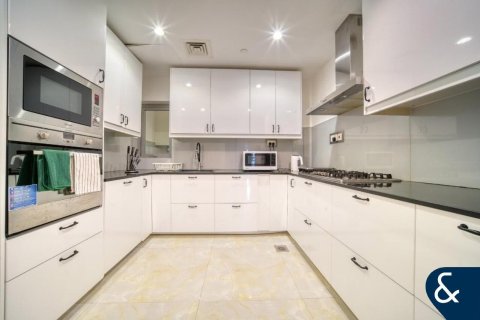 Купить квартиру в Дубай Марине, Дубай: 3 спальни, 147м², № 75981 - фото 7