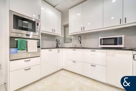 Купить квартиру в Дубай Марине, Дубай: 3 спальни, 147м², № 75981 - фото 8