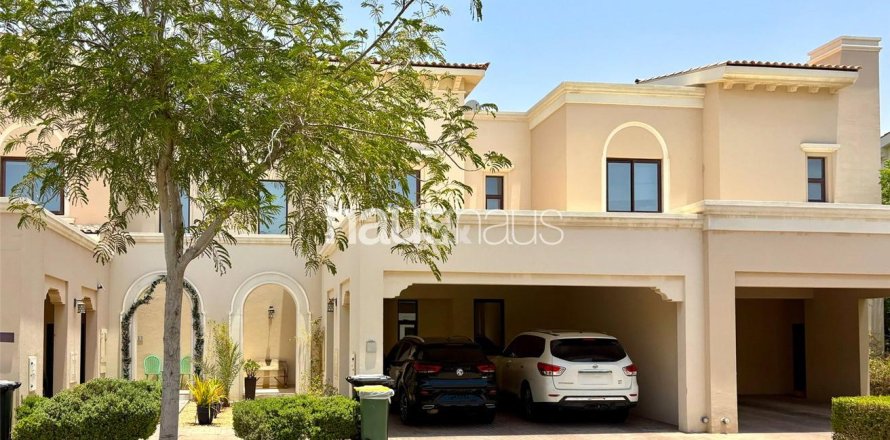 Вилла в Mira, Рим, Дубай, 3 спальни, 222м², № 43717