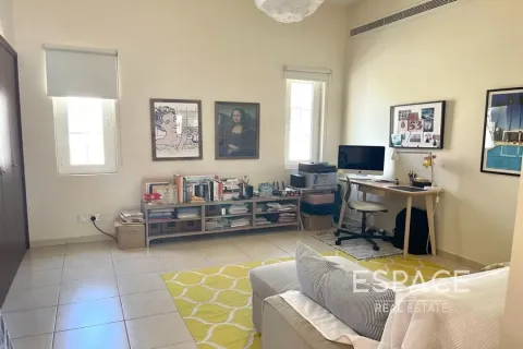 Купить виллу в Арабиан Ранчес, Дубай: 3 спальни, 350м², № 64528 - фото 14