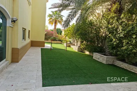 Villa in Dubai 3 bedrooms, 328 sq.m. № 64538 - photo 4