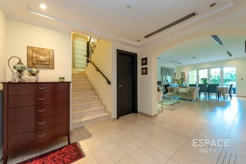 Villa in Dubai 3 bedrooms, 328 sq.m. № 64538 - photo 14