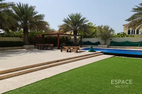 Villa in Dubai 3 bedrooms, 328 sq.m. № 64538 - photo 7