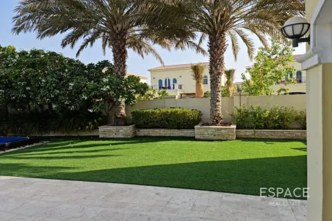 Villa in Dubai 3 bedrooms, 328 sq.m. № 64538 - photo 3