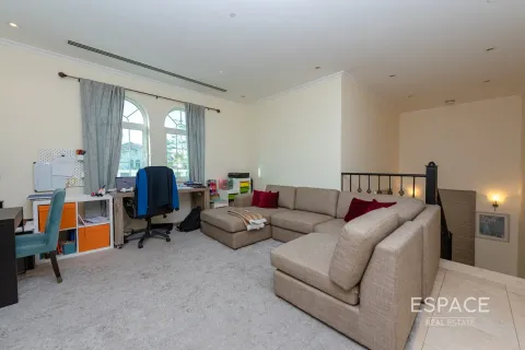 Villa in Dubai 3 bedrooms, 328 sq.m. № 64538 - photo 11