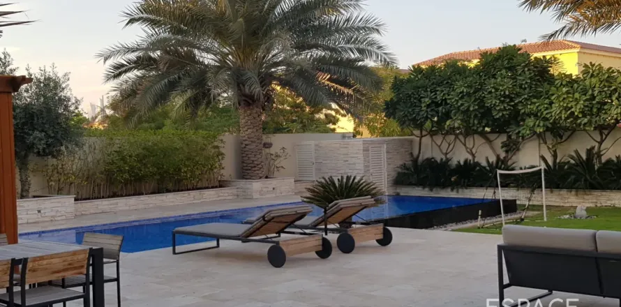 Villa in Dubai 3 bedrooms, 328 sq.m. № 64538