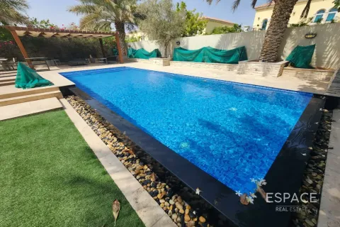 Villa in Dubai 3 bedrooms, 328 sq.m. № 64538 - photo 16