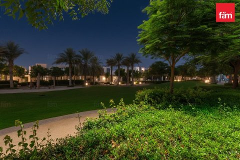 Villa in Dubai 3 bedrooms, 141.7 sq.m. № 110728 - photo 7