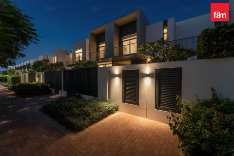 Villa in Dubai 3 bedrooms, 141.7 sq.m. № 110728 - photo 15