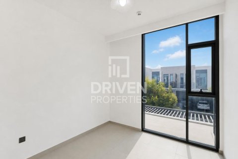 Townhouse in Sun, Arabian Ranches 3, Dubai 3 bedrooms, 130.81 sq.m. № 128635 - photo 2