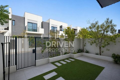 Townhouse in Sun, Arabian Ranches 3, Dubai 3 bedrooms, 130.81 sq.m. № 128635 - photo 15