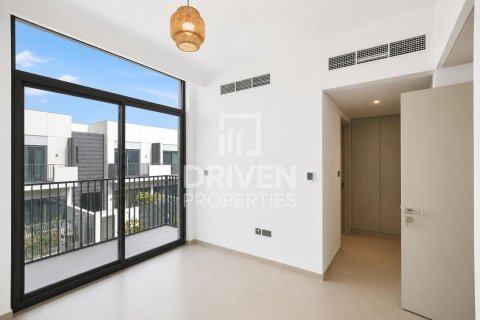 Townhouse in Sun, Arabian Ranches 3, Dubai 3 bedrooms, 130.81 sq.m. № 128635 - photo 6