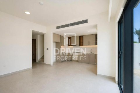 Townhouse in Arabian Ranches 3, Dubai 3 bedrooms, 144.84 sq.m. № 141031 - photo 2