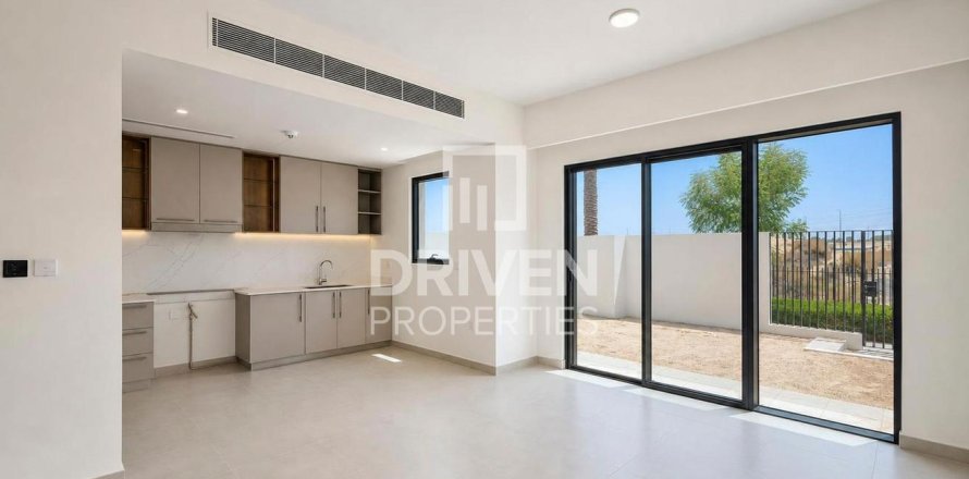 Townhouse in Arabian Ranches 3, Dubai 3 bedrooms, 144.84 sq.m. № 141031