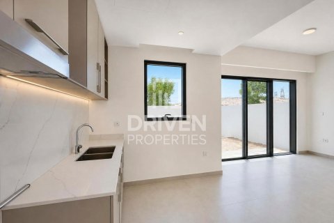 Townhouse in Arabian Ranches 3, Dubai 3 bedrooms, 144.84 sq.m. № 141031 - photo 3
