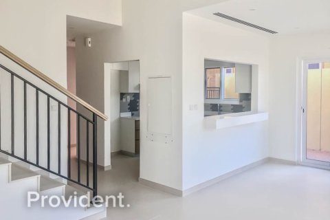 Villa in Dubai Land, Dubai 4 bedrooms № 1836 - photo 1