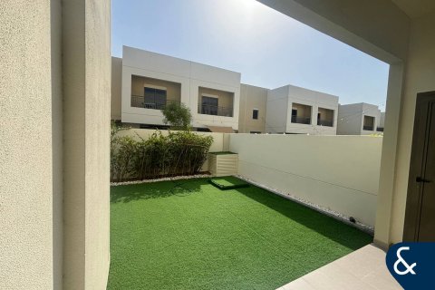 Townhouse in Naseem Townhouses, Town Square, Dubai 3 bedrooms, 189 sq.m. № 79000 - photo 2