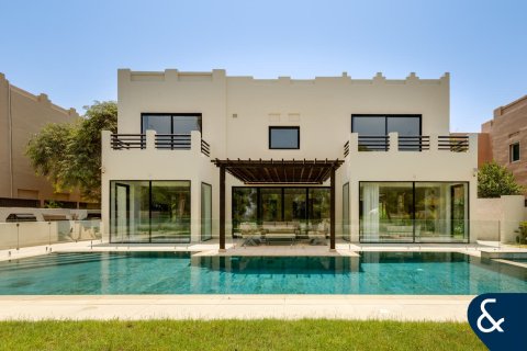 Купить виллу в The Lakes, Дубай: 6 спален, 692м², № 78989 - фото 2