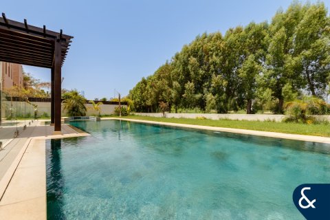 Купить виллу в The Lakes, Дубай: 6 спален, 692м², № 78989 - фото 1