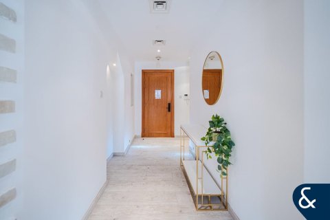 Apartment in Kamoon, Old Town, Dubai 1 bedroom, 210 sq.m. № 78993 - photo 10