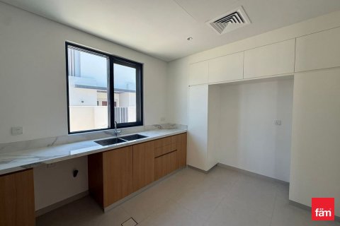 Снять в аренду таунхаус в Джабаль-Али, Дубай: 4 спальни, 343.3м², № 111449 - фото 18