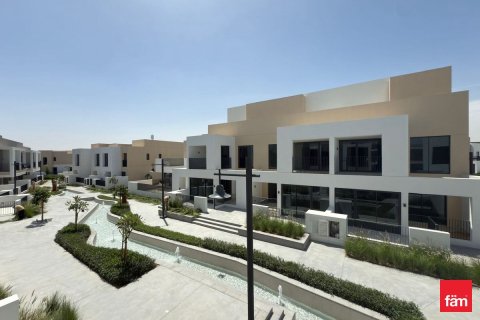 Villa in Dubai 4 bedrooms, 221.5 sq.m. № 111459