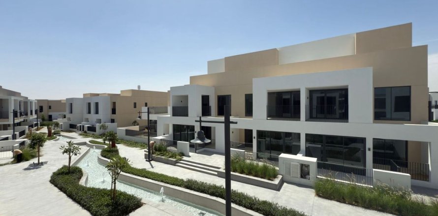 Villa in Dubai 4 bedrooms, 221.5 sq.m. № 111459