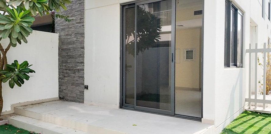 Townhouse in Dubai 3 bedrooms, 174.8 sq.m. № 111445