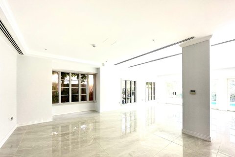 Villa in Jumeirah Golf Estates, Dubai 6 bedrooms, 785.31 sq.m. № 142131 - photo 10