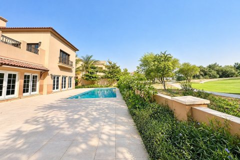 Villa in Jumeirah Golf Estates, Dubai 6 bedrooms, 785.31 sq.m. № 142131 - photo 24