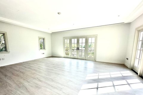 Villa in Jumeirah Golf Estates, Dubai 6 bedrooms, 785.31 sq.m. № 142131 - photo 15