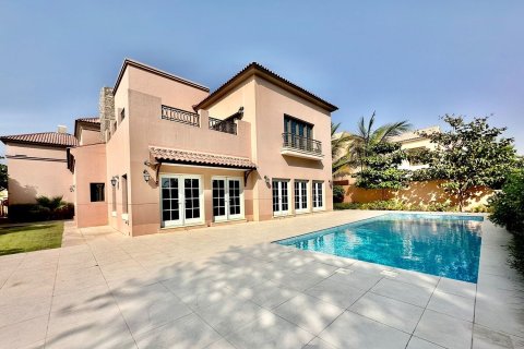 Villa in Jumeirah Golf Estates, Dubai 6 bedrooms, 785.31 sq.m. № 142131 - photo 2