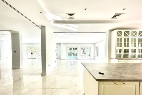 Villa in Jumeirah Golf Estates, Dubai 6 bedrooms, 785.31 sq.m. № 142131 - photo 5