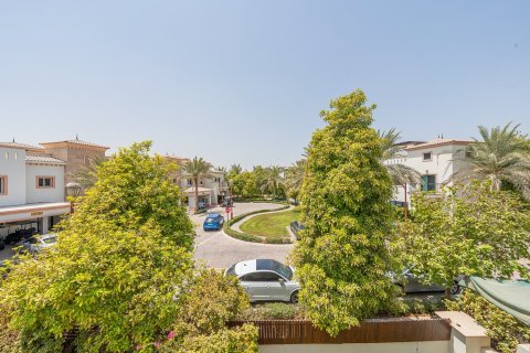 Townhouse in Jumeirah Golf Estates, Dubai 3 bedrooms, 190.92 sq.m. № 142132 - photo 4