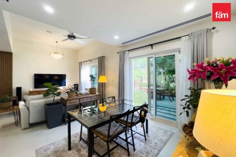 Villa in Dubai 3 bedrooms, 161.4 sq.m. № 72289 - photo 20