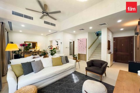 Villa in Dubai 3 bedrooms, 161.4 sq.m. № 72289 - photo 3