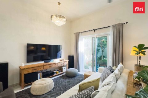 Villa in Dubai 3 bedrooms, 161.4 sq.m. № 72289 - photo 2