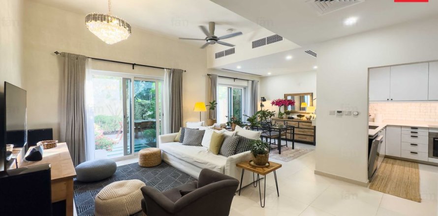 Villa in Dubai 3 bedrooms, 161.4 sq.m. № 72289