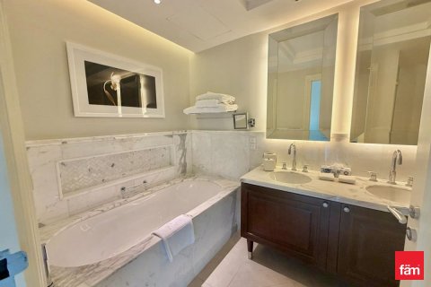 Apartment in Downtown Dubai (Downtown Burj Dubai), Dubai 2 bedrooms, 118.1 sq.m. № 110568 - photo 4