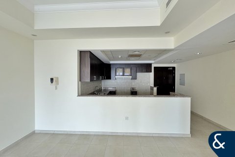 Apartment in Churchill Towers, Business Bay, Dubai 2 bedrooms, 118 sq.m. № 76257 - photo 6