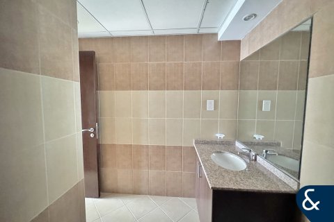 Apartment in Churchill Towers, Business Bay, Dubai 2 bedrooms, 118 sq.m. № 76257 - photo 16