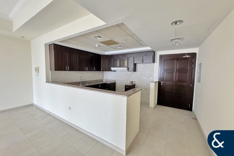 Apartment in Churchill Towers, Business Bay, Dubai 2 bedrooms, 118 sq.m. № 76257 - photo 5