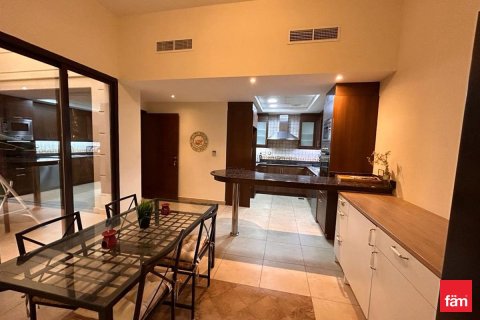 Снять в аренду таунхаус в Дубае: 4 спальни, 563.6м², № 90570 - фото 7