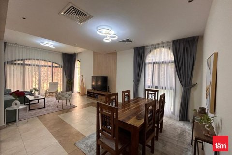 Снять в аренду таунхаус в Дубае: 4 спальни, 563.6м², № 90570 - фото 4